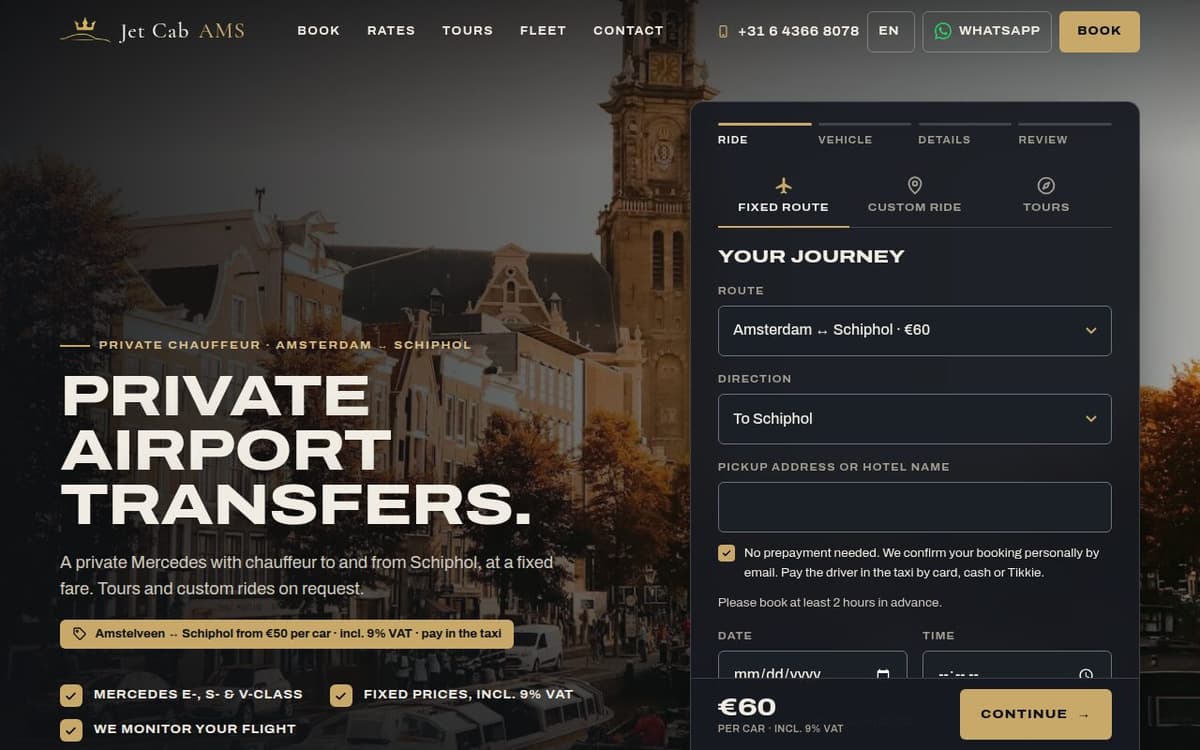 Startpagina van Jet Cab AMS met het boekingsformulier: vaste route Amsterdam–Schiphol, richting, ophaaladres, datum, tijd en de prijs per auto